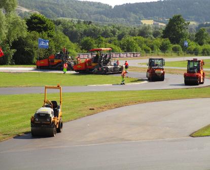 Pose d'asphalte au karting des Fagnes