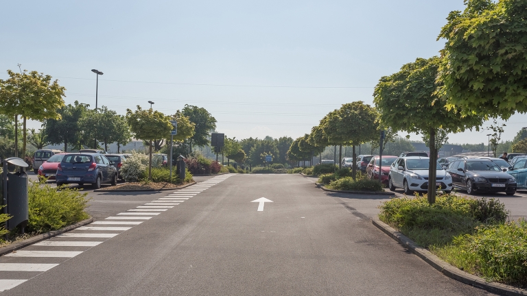 Colas - Nouvelle signalisation pour le parking du Decathlon Alleur